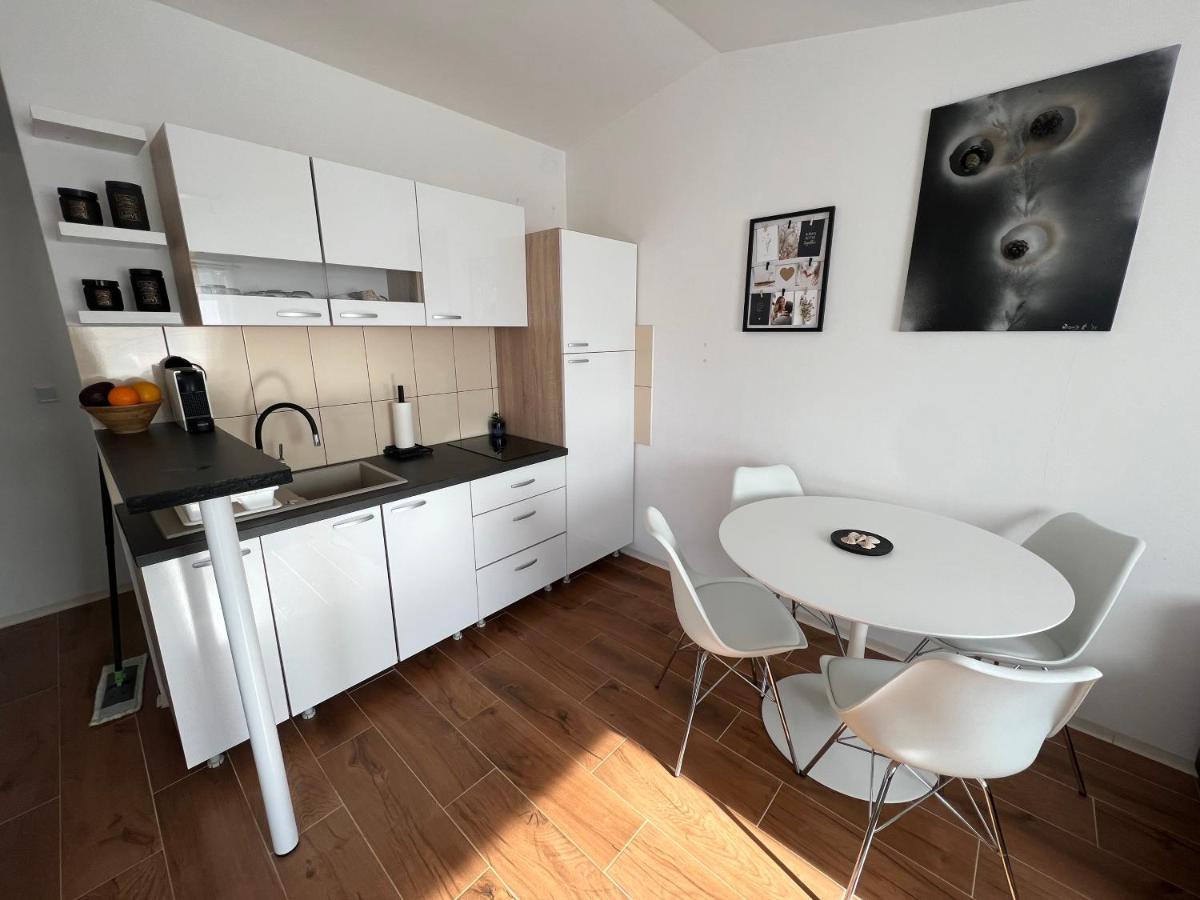 Apartment Mona Vir Exterior foto